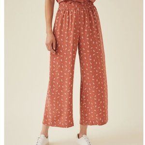 AMOUR VERT Salice Cropped Pants in Marsala Willow, size Medium